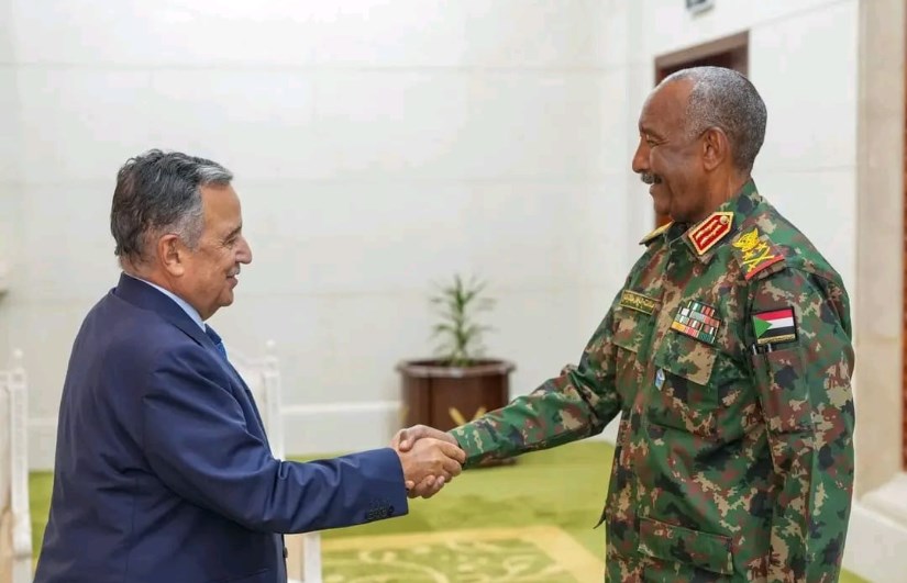 البرهان يبحث مع الأمين العام للجامعة العربية جهود إحلال السلام في السودان