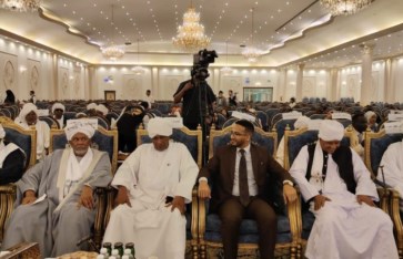 تكريم موظفي السفارة السودانية في جدة