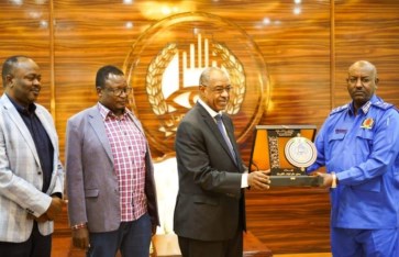 المدير العام لقوات الشرطة يستقبل رئيس الاتحاد السوداني