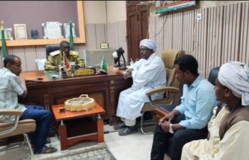 موسى خلال لقائه مواطني منطقة القهيد الخلوات