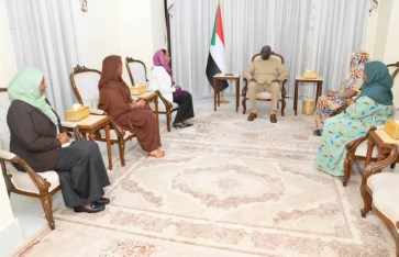 مالك عقار يدعم قضايا المرأة 