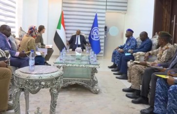 وزير داخلية يبحث ملف دارفور