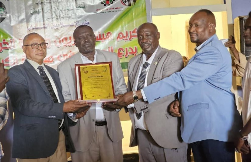 تكريم 53 إعلاميًا بهيئة إذاعة وتلفزيون الخرطوم ومنحهم «درع الصمود»