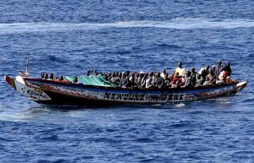 مركب هجرة غير شرعية