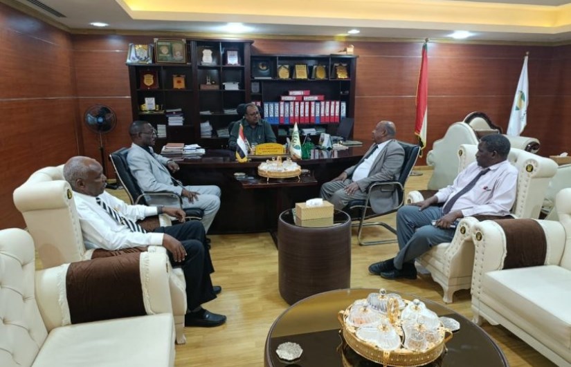  خلال الاجتماع 