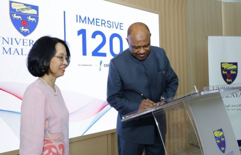 خلال اللقاء 