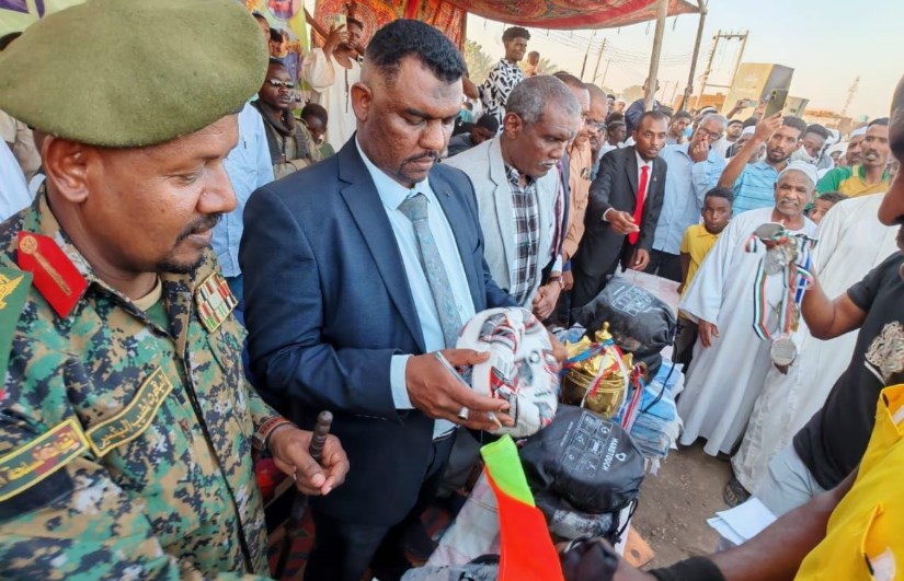 وكيل وزارة الشباب والرياضة يختتم زيارة لولاية الجزيرة 