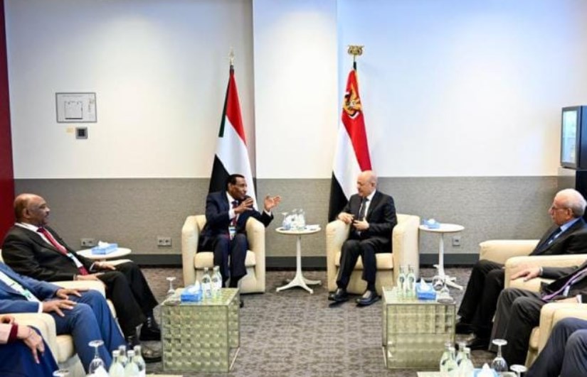 الرئيس اليمني خلال لقائه كامل إدريس