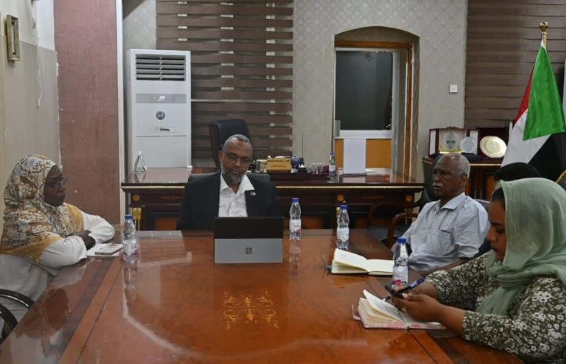 خلال الاجتماع 