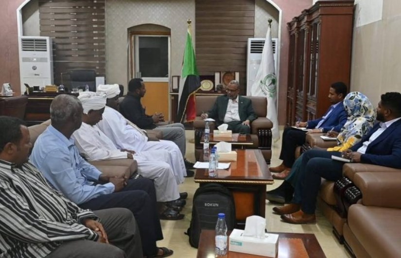 خلال الاجتماع