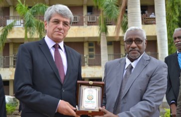 البروفيسور محمد وراق