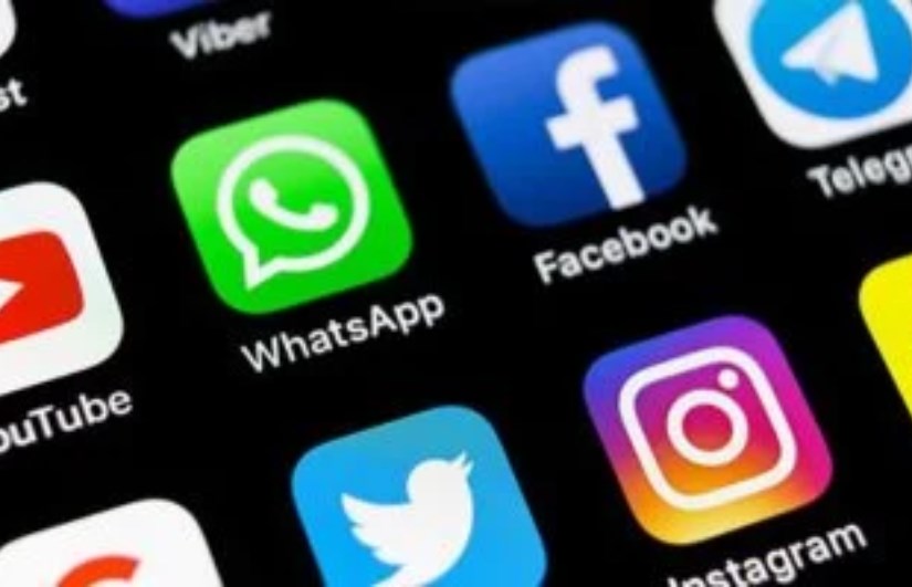 وسائل التواصل الاجتماعي 