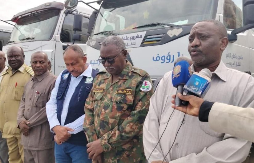 جانب من قافلة الدعم الإنساني