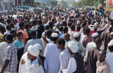نشطاء ومواطنون في مدينة بورتسودان