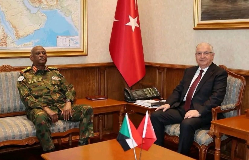 الفريق ياسر العطا بتركيا