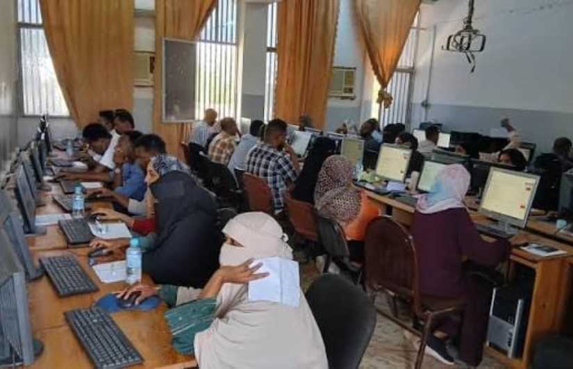 جانب من الامتحانات