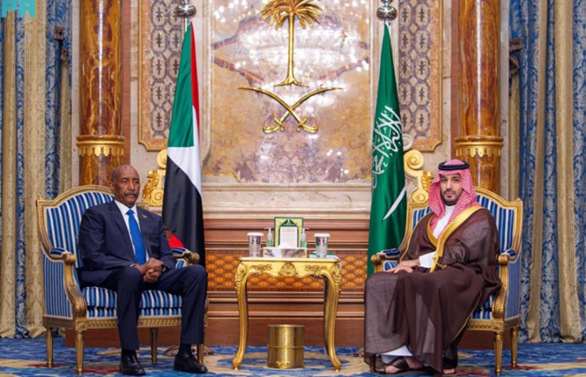 محمد بن سلمان للبرهان: السعودية حريصة على استقرار السودان